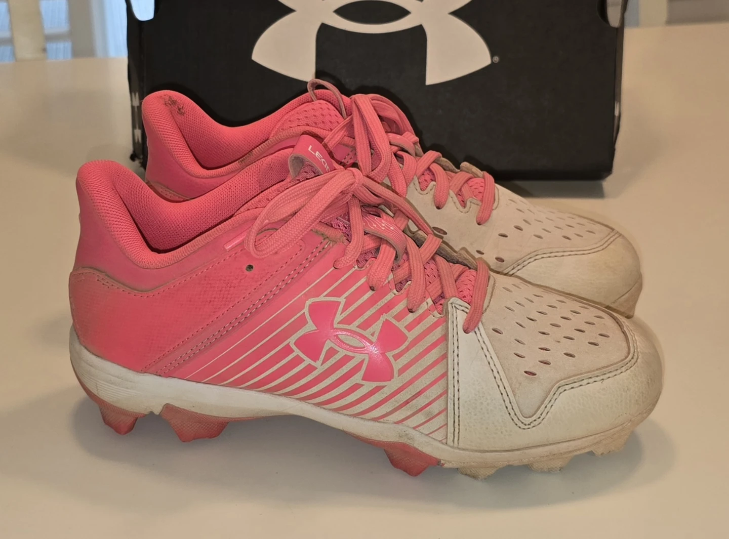 Under Armour Pink Youth Cleats Size 4