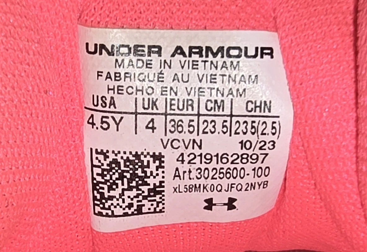 Under Armour Pink Youth Cleats Size 4 - photo 2