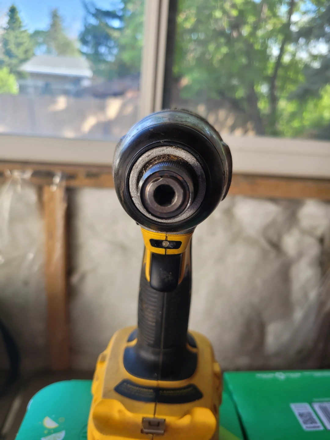 DeWalt DC825 1/4" Cordless Impact Driver - photo 4