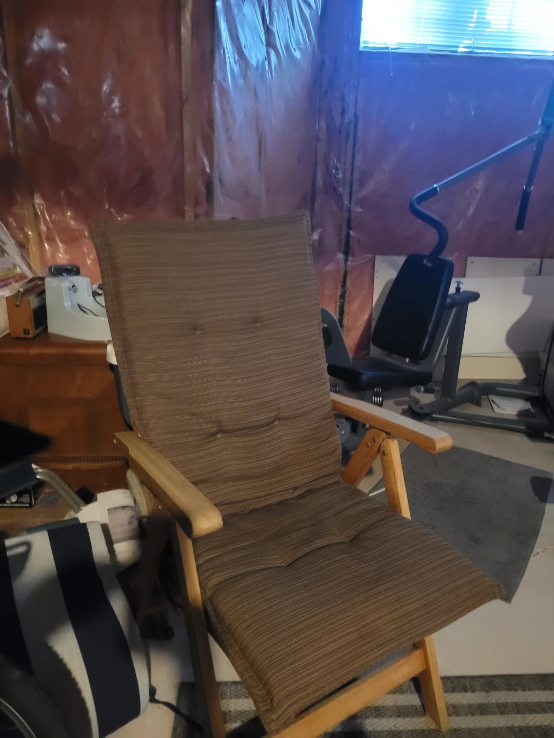 Wooden Folding Lounge Chair with Padded Cushion