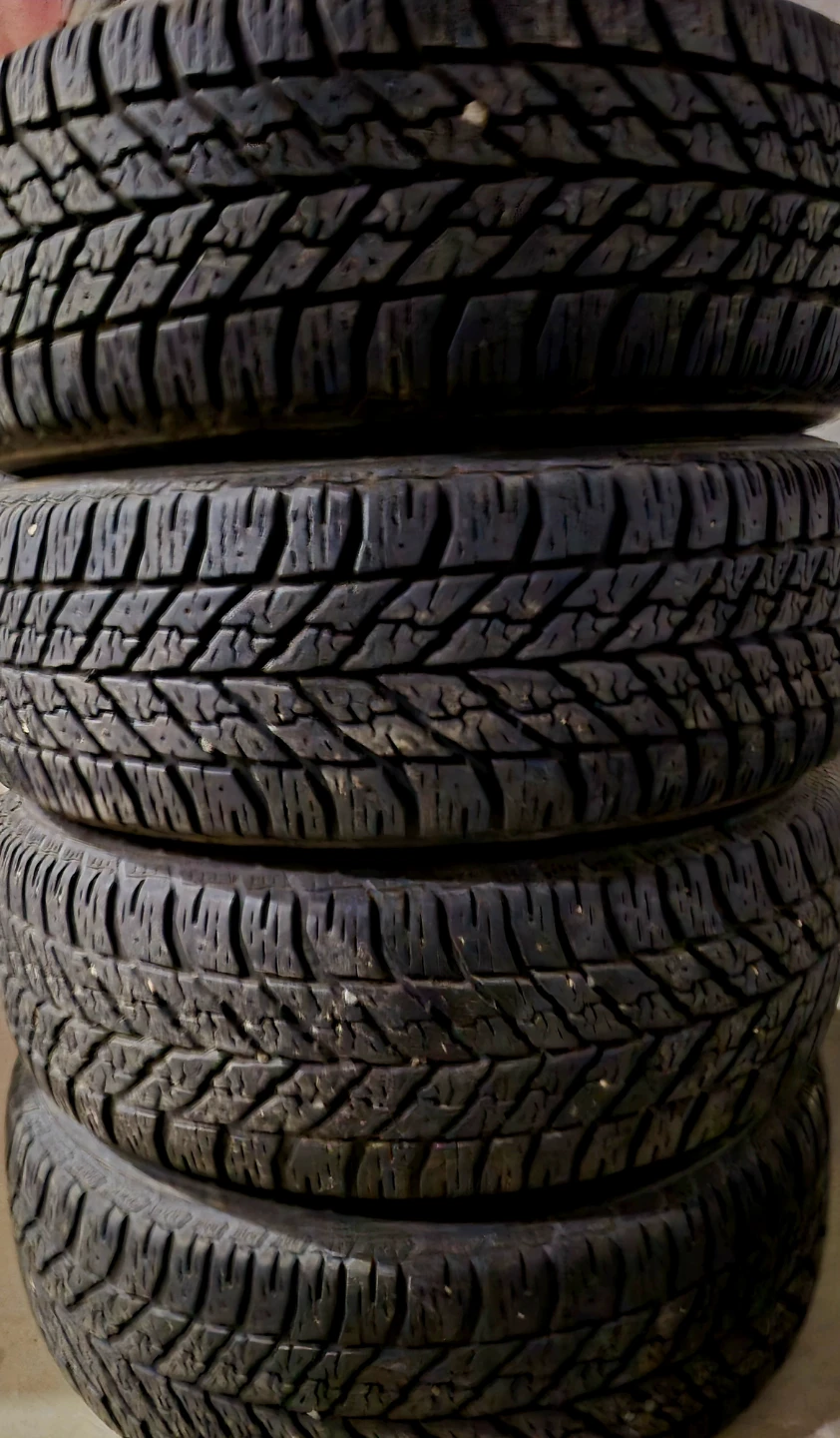 Like New Set of 4 Tires PLUS RIMS Size 215 60 R16 M+S *DEAL*