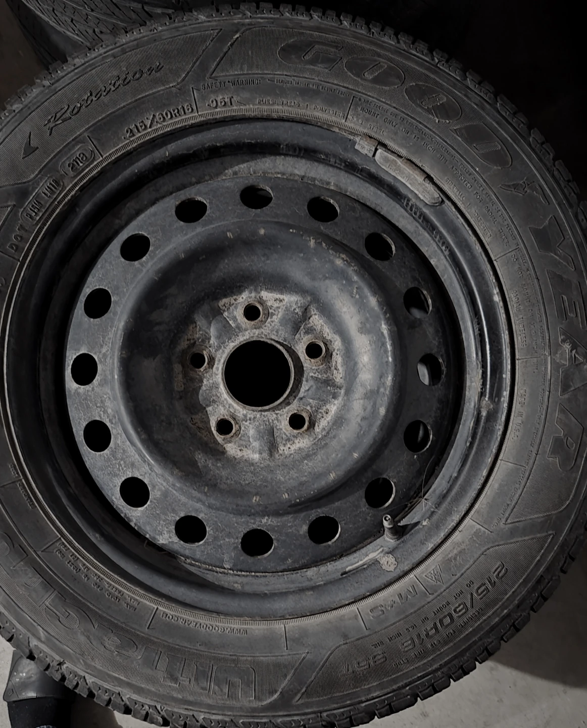 Like New Set of 4 Tires PLUS RIMS Size 215 60 R16 M+S *DEAL* - photo 3