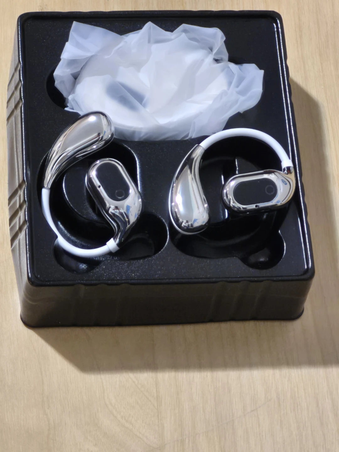 BNIB)AI Language Translator Airbuds Colour White - photo 2