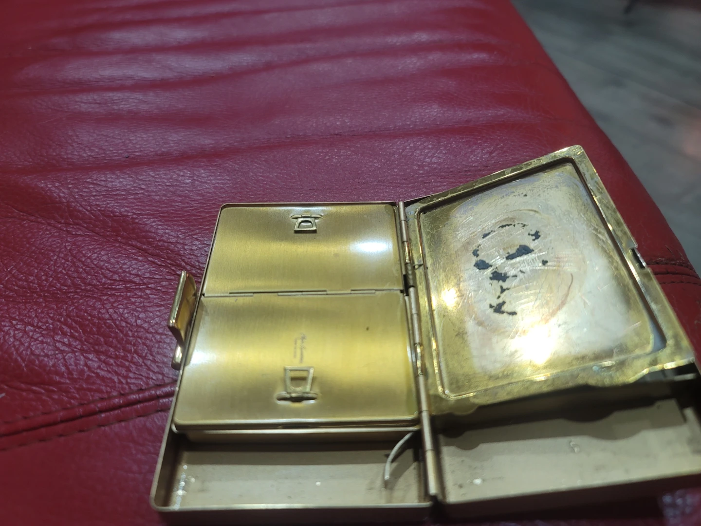 Brass Etched Leaf Pattern Cigarette Case Holder - photo 2