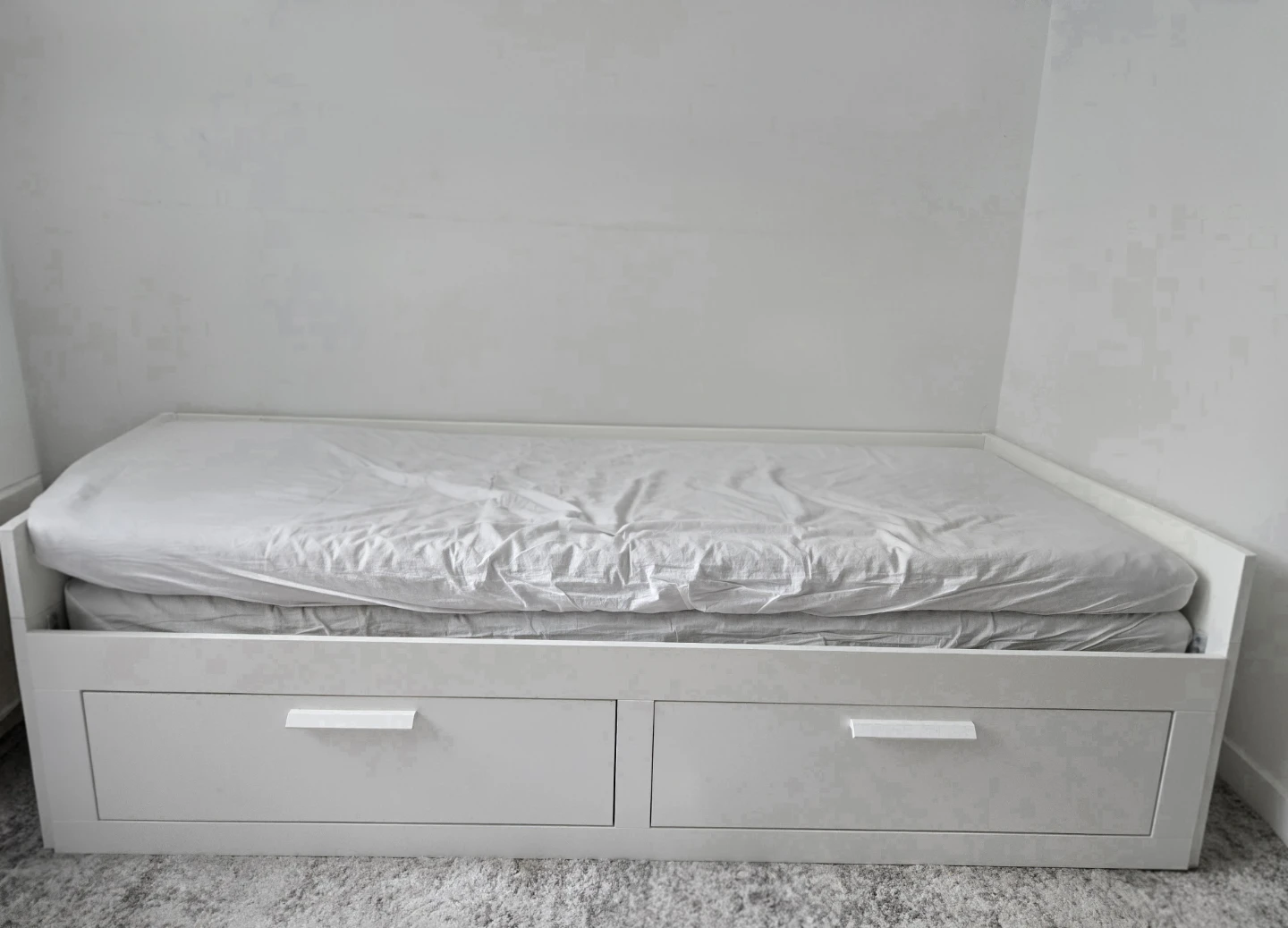 IKEA BRIMNES Daybed with 2 drawers and mattresses