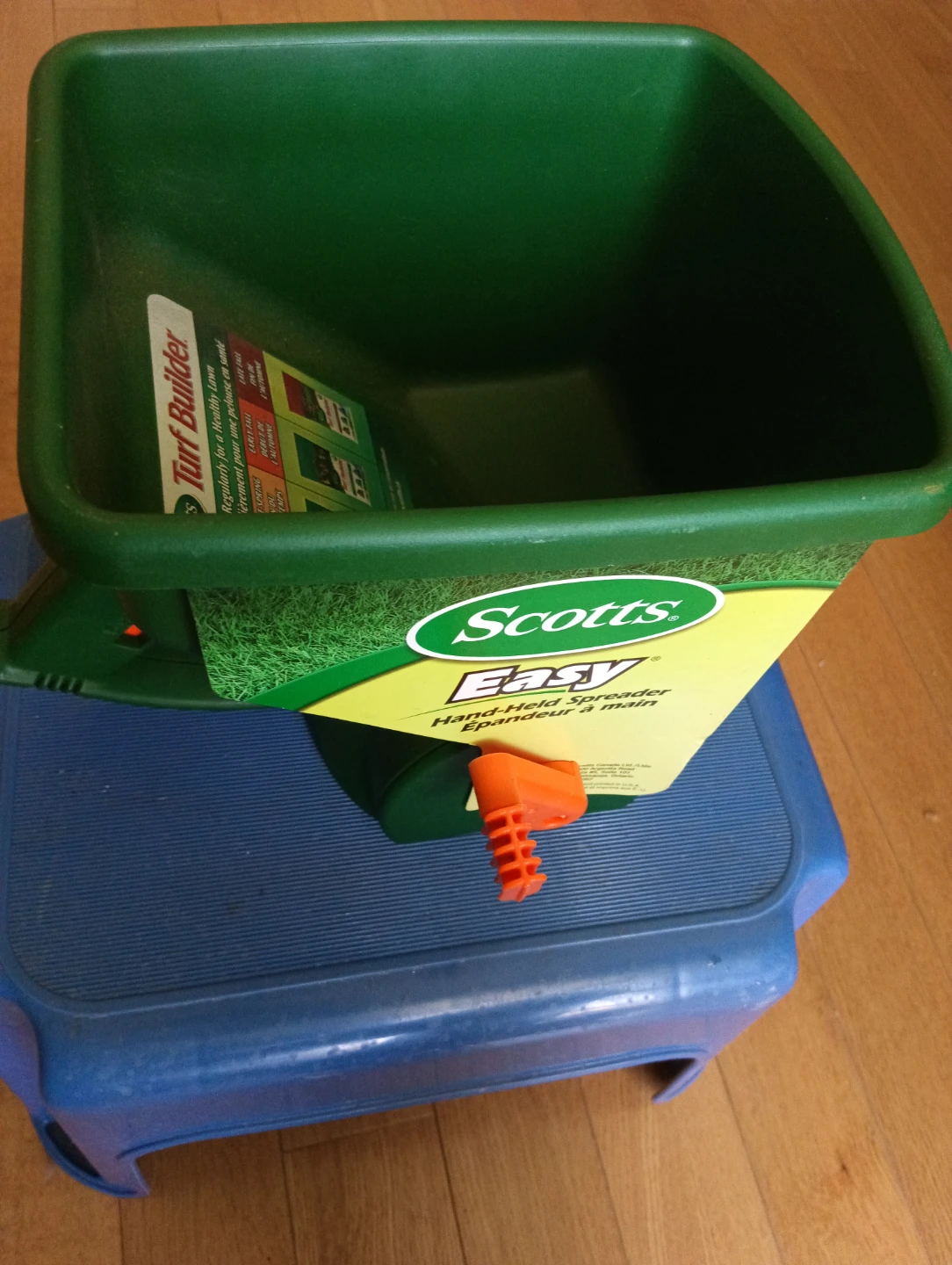 Scotts Easy Hand-Held Spreader - photo 2
