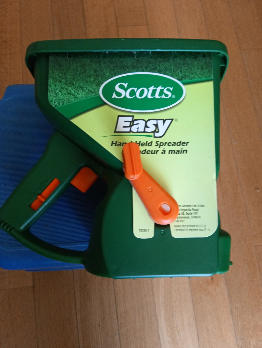 Scotts Easy Hand-Held Spreader - photo 3