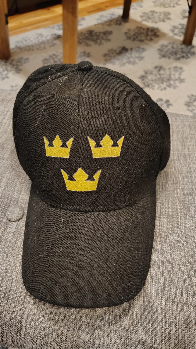 Black Baseball Cap with Three Gold Crowns