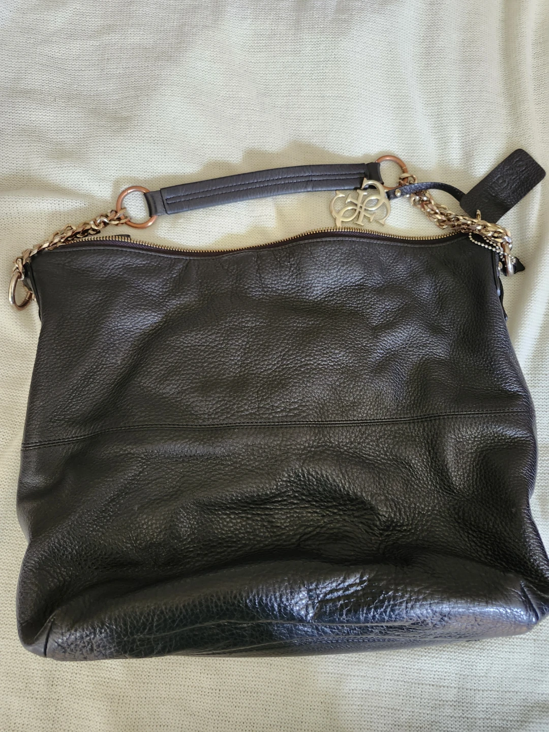 Black Leather Guess Hobo Bag with Gold Chain Accents - photo 2