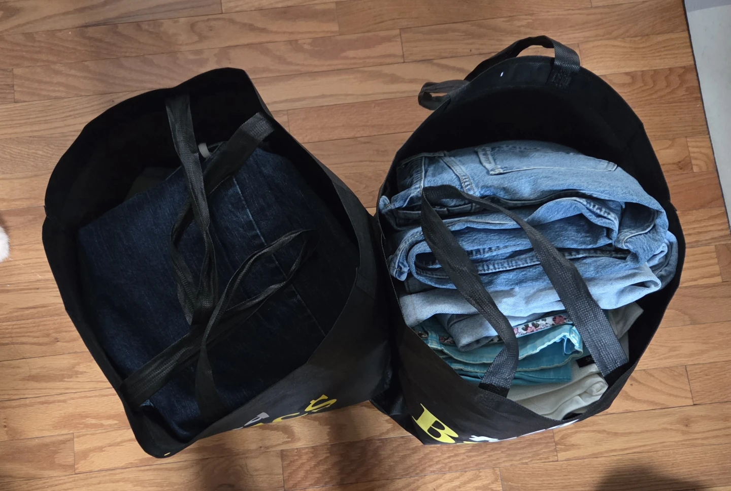 Huge bundle of pants/bottoms - Medium sizes
