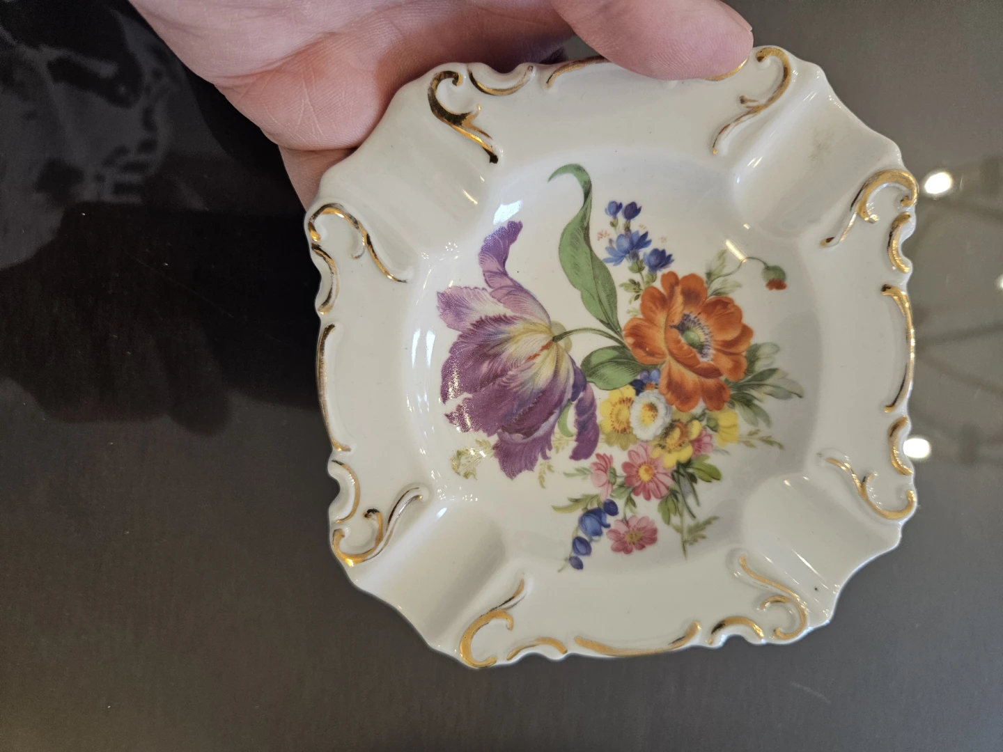 Decorative Ceramic Ashtray with Floral Design