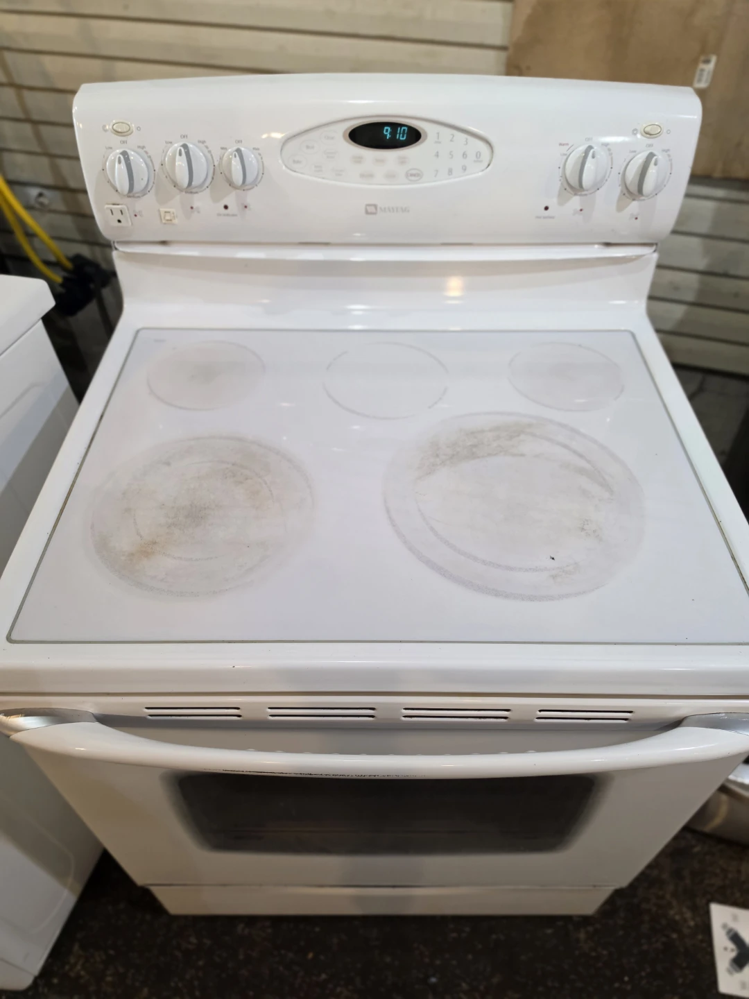 Maytag Electric Smooth-Top Stove – Delivery Available! - photo 3