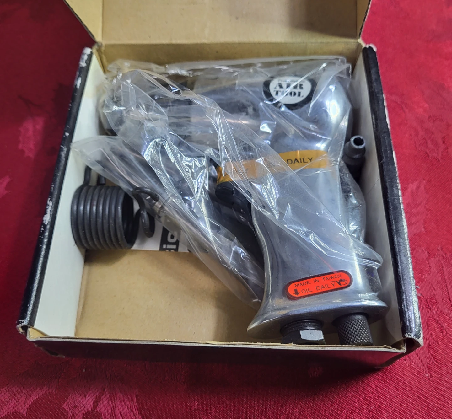 Power Fist 150mm Air Hammer with 4pc Chisels - photo 2