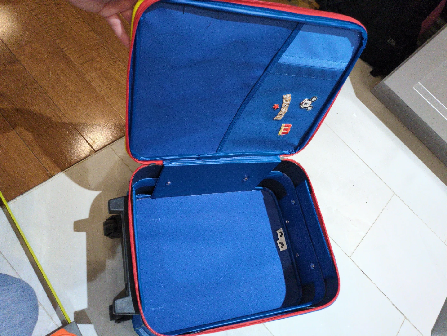Disney Mickey & Minnie Mouse Rolling Suitcase - photo 5