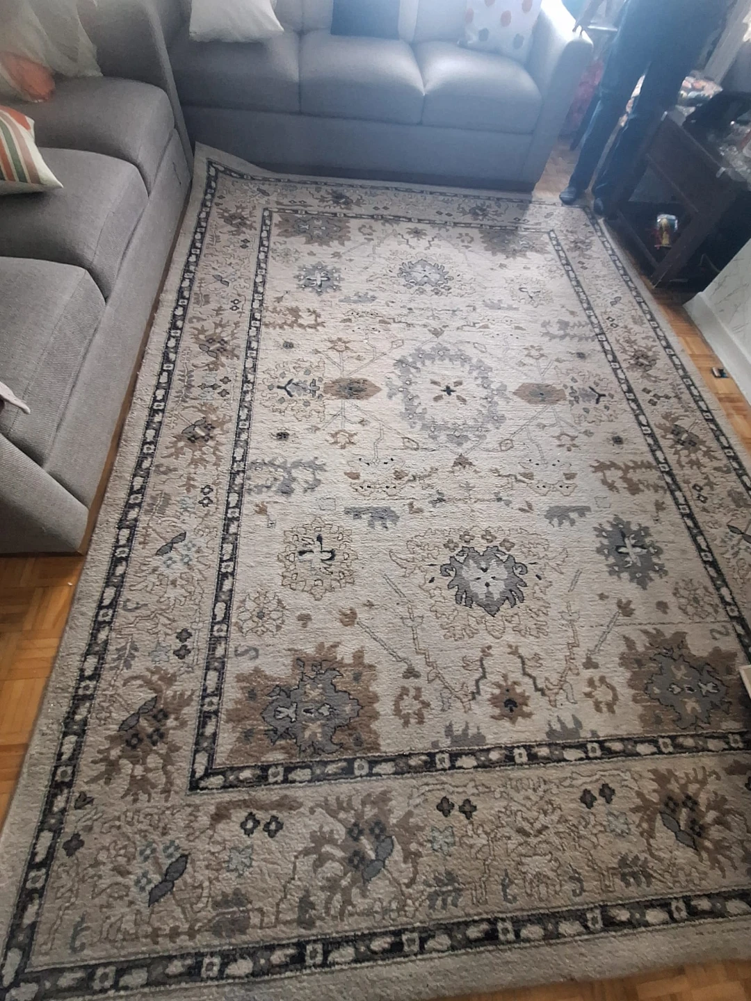 Persian-style Area Rug - photo 2