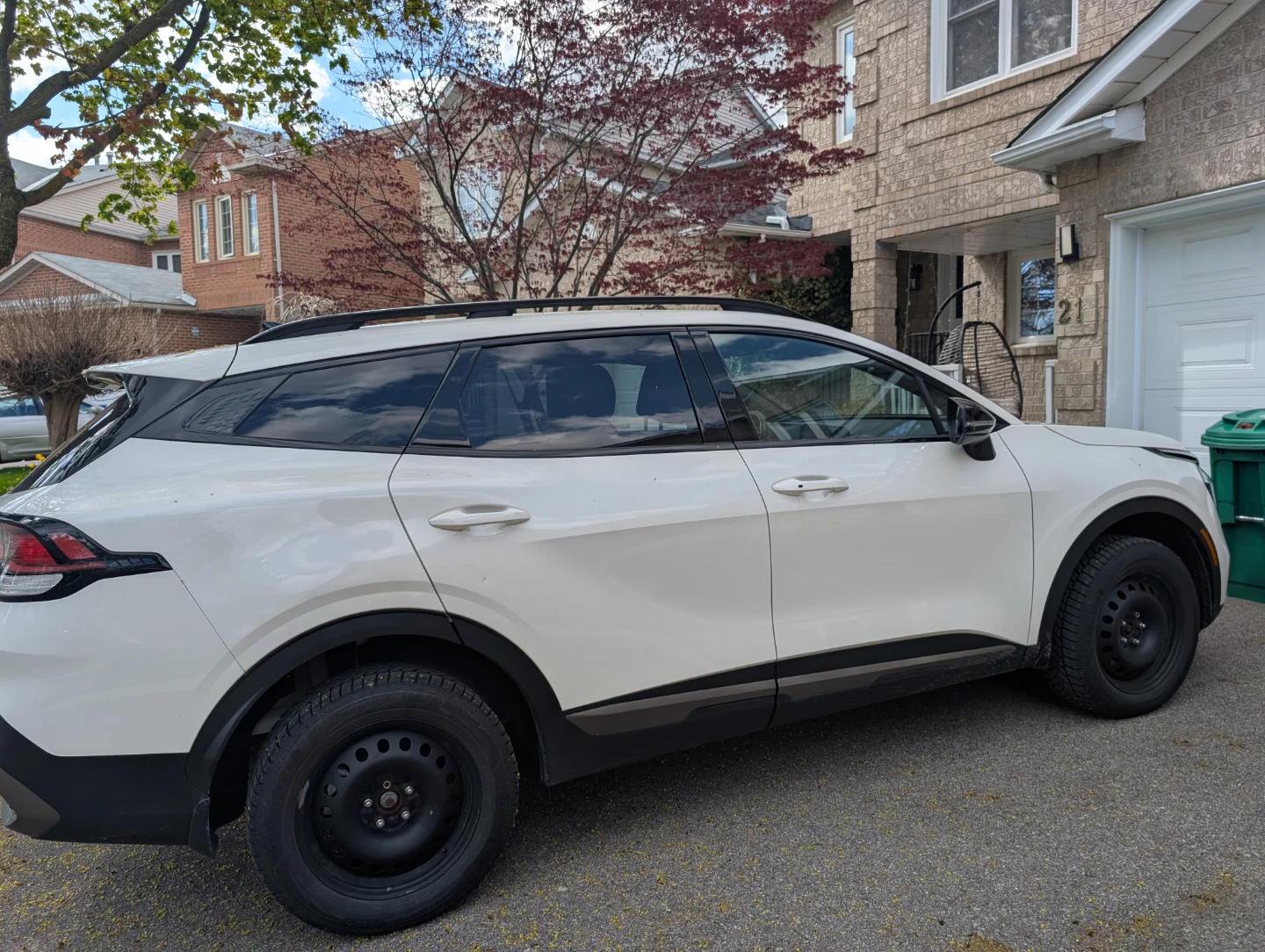 2023 White Kia Sportage X-line just 39K mileage