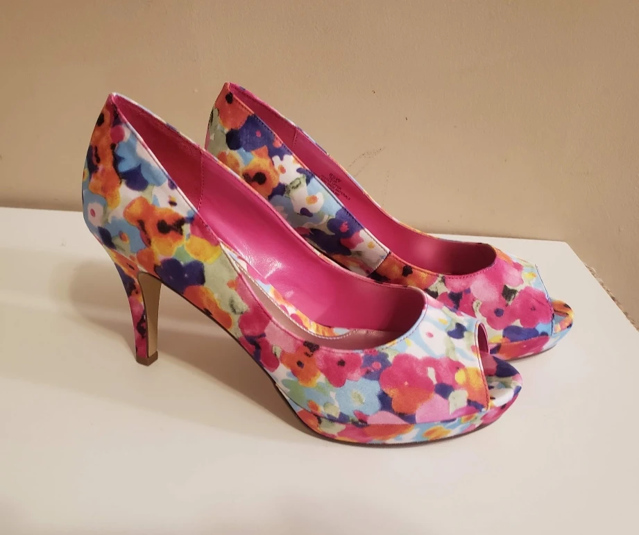 Floral Heels (size 6.5)