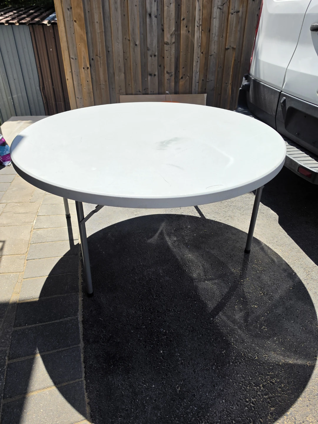 Folding Round Table (Heavy Duty)