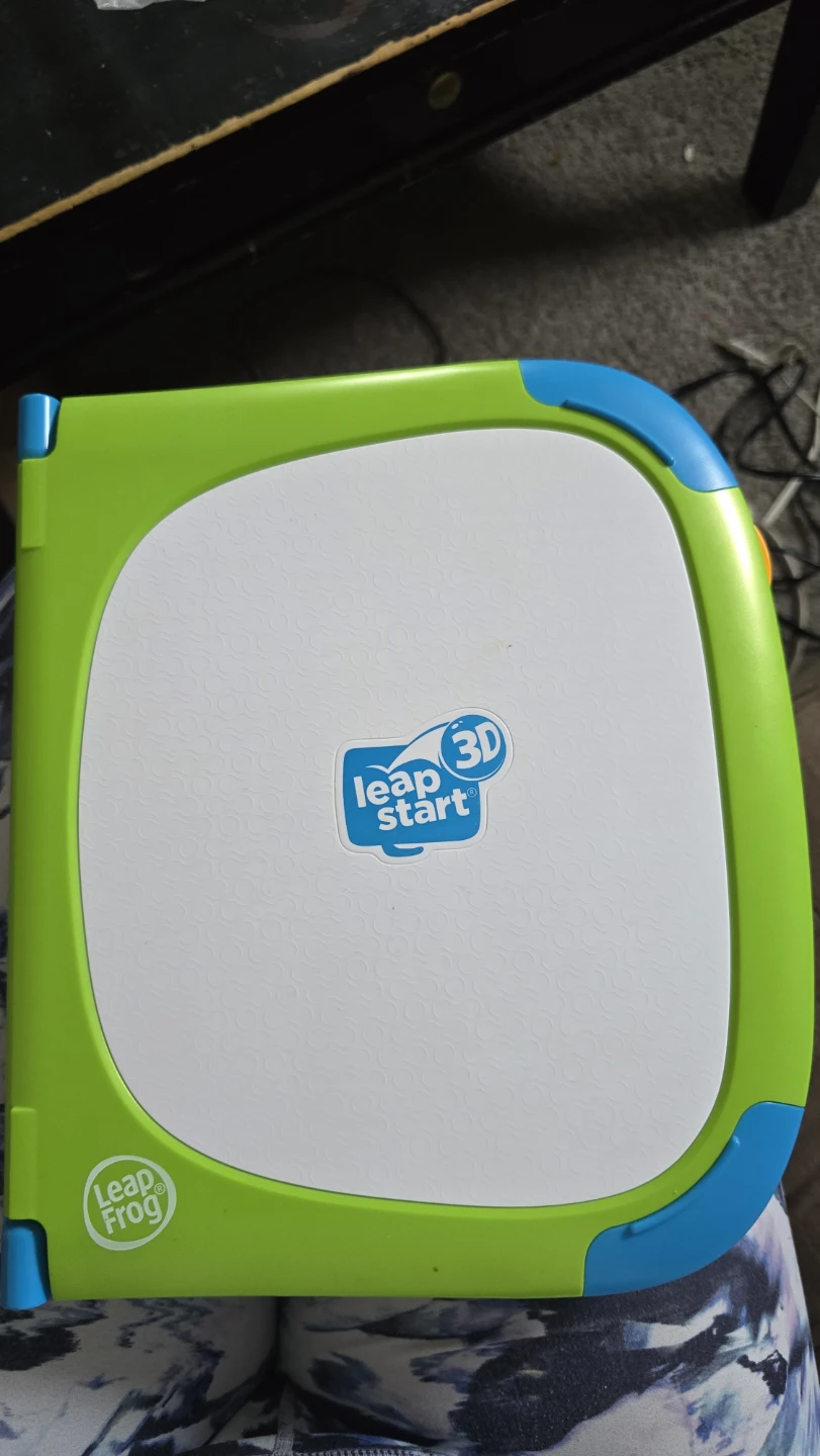 LeapFrog LeapStart 3D Learning System + 6-Book Library