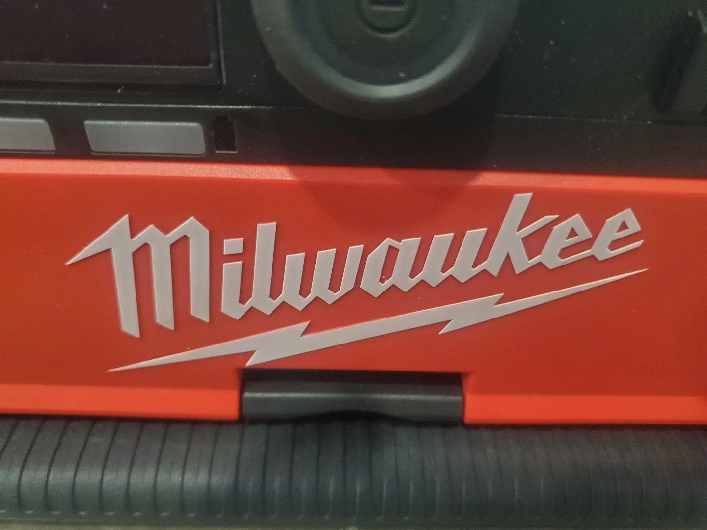 Milwaukee M18 Charger Radio - photo 3