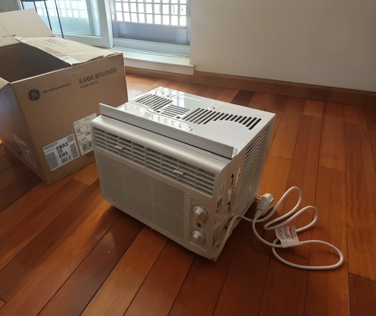 GE Appliances Room Air Conditioner - 5,000 BTU/HR White - photo 5