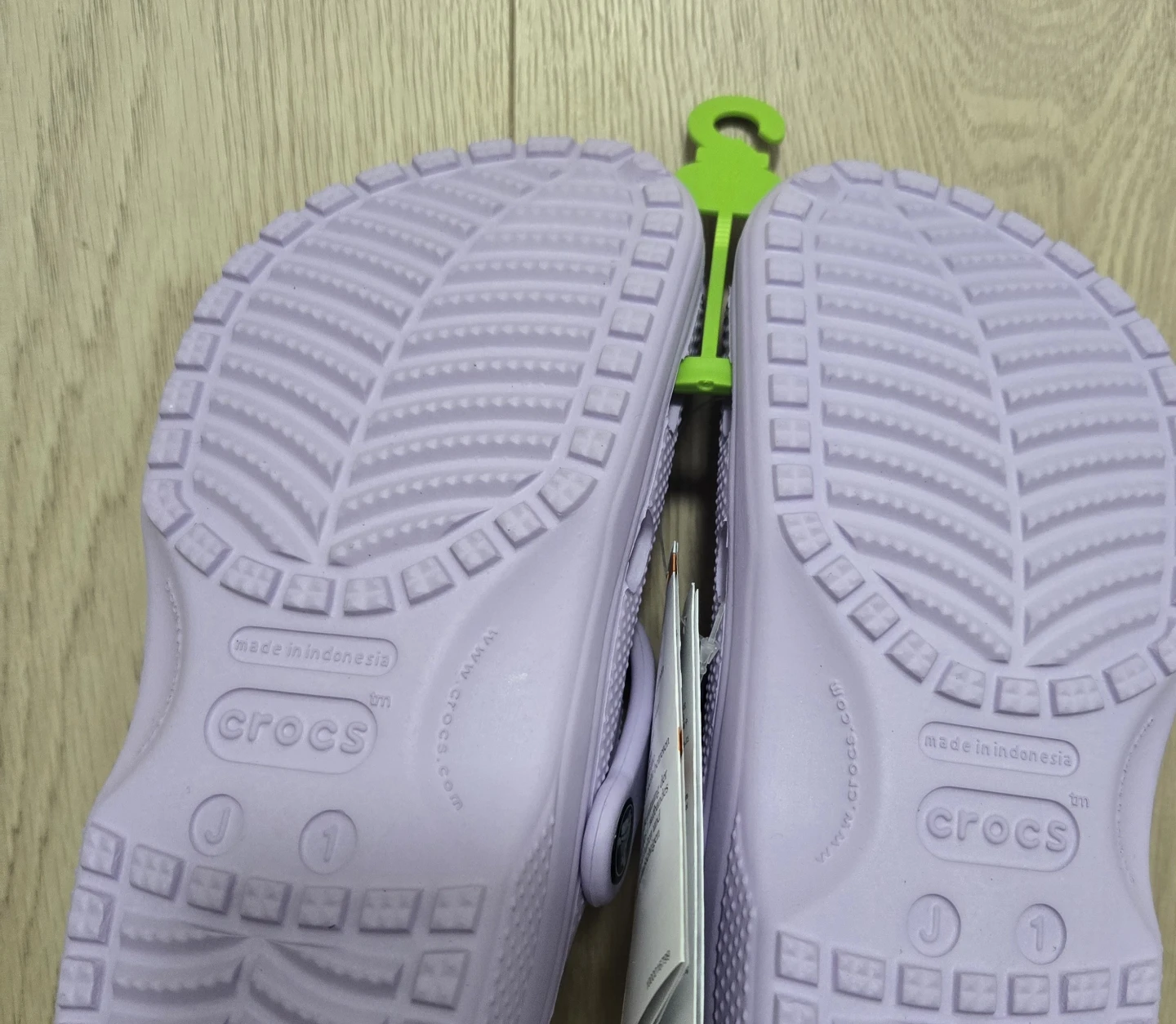 NWT size 1 Kids Girls Lavender Crocs - photo 3