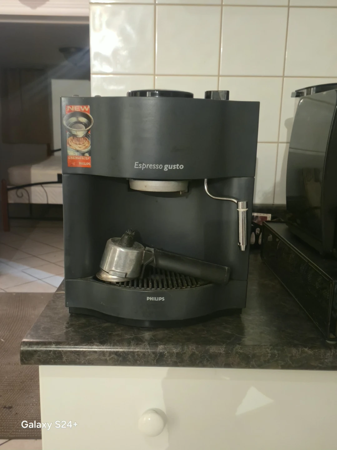 Philips Espresso Gusto Coffee Machine - photo 2