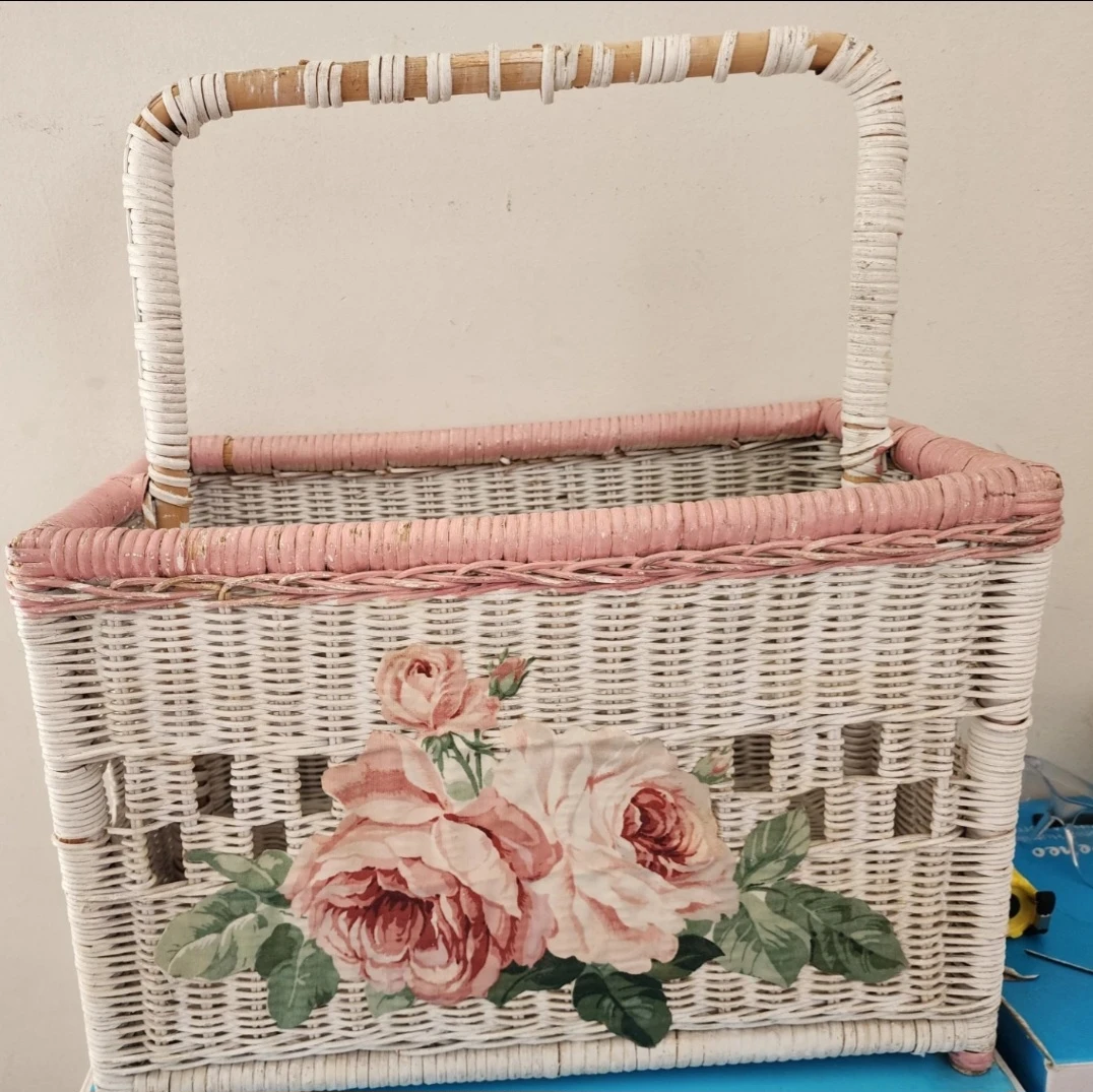 VINTAGE VICKER BASKET