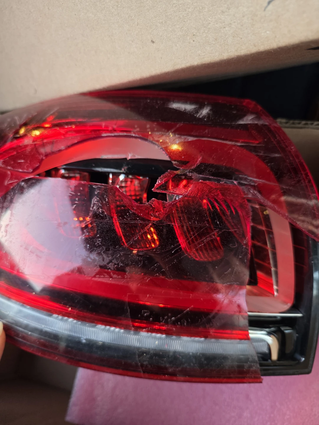 Mercedes-Benz Tail Light Assembly (rear passenger side) - photo 2