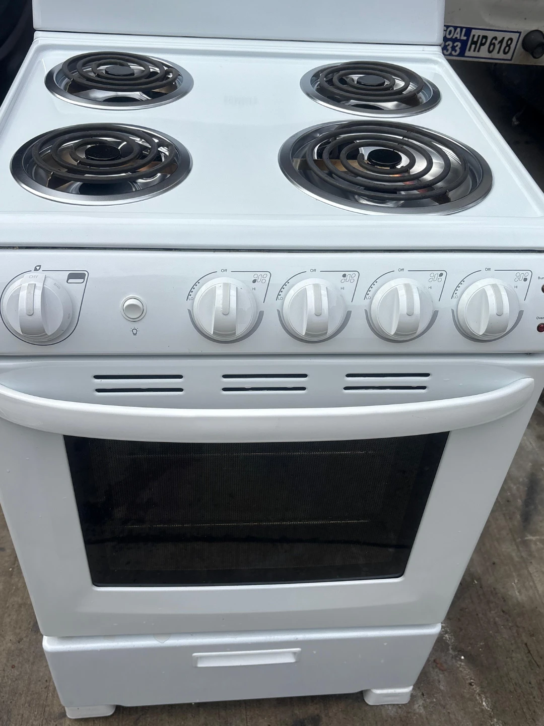 Hotpoint 24in white Electric stove
