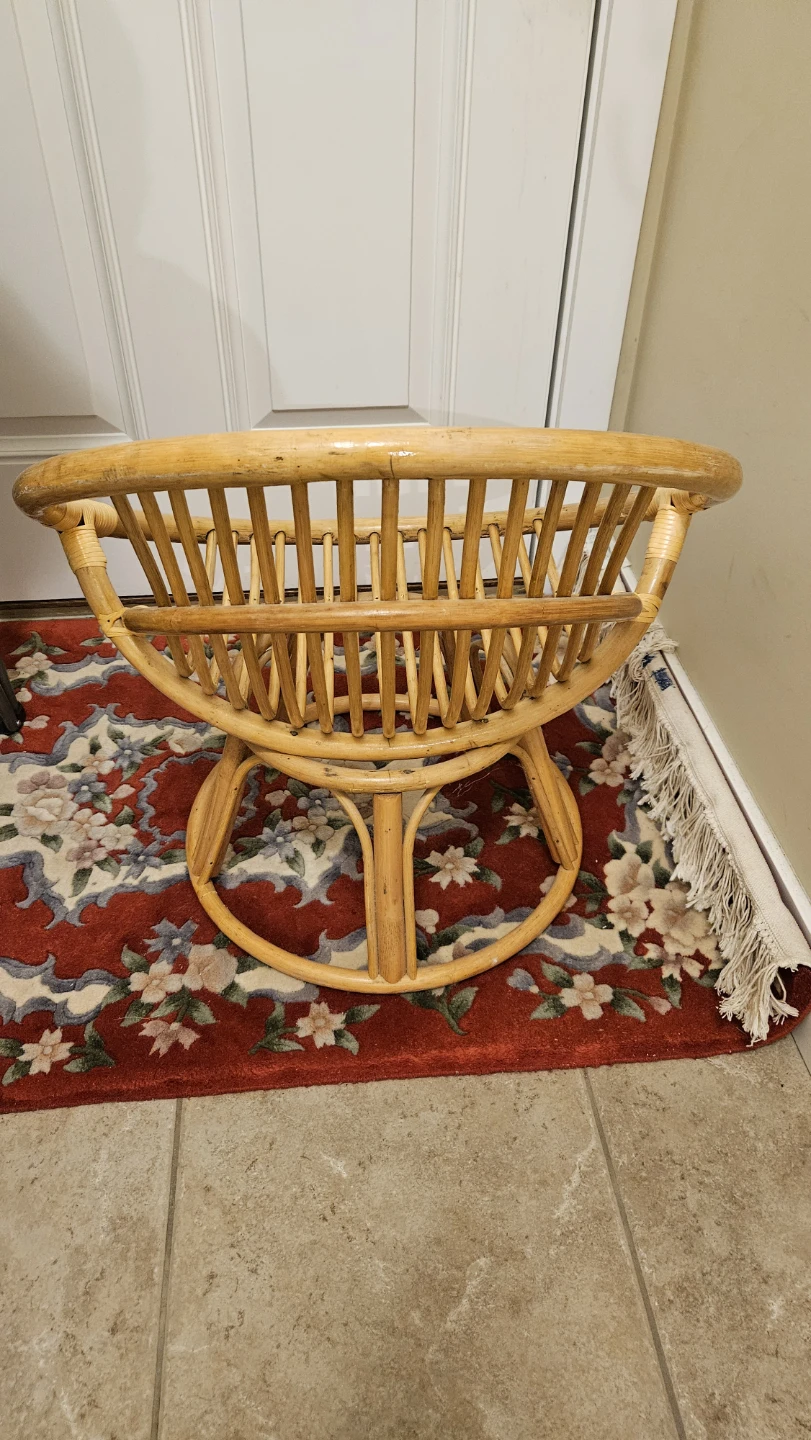 Rattan Swivel Chair - photo 3