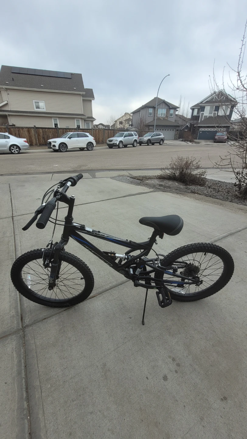 Hyper Shocker 20" Kids Mountain Bike - Like New.