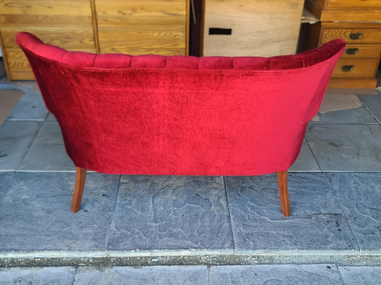 Vintage Red Velvet Tufted Wingback Loveseat / Settee - photo 4