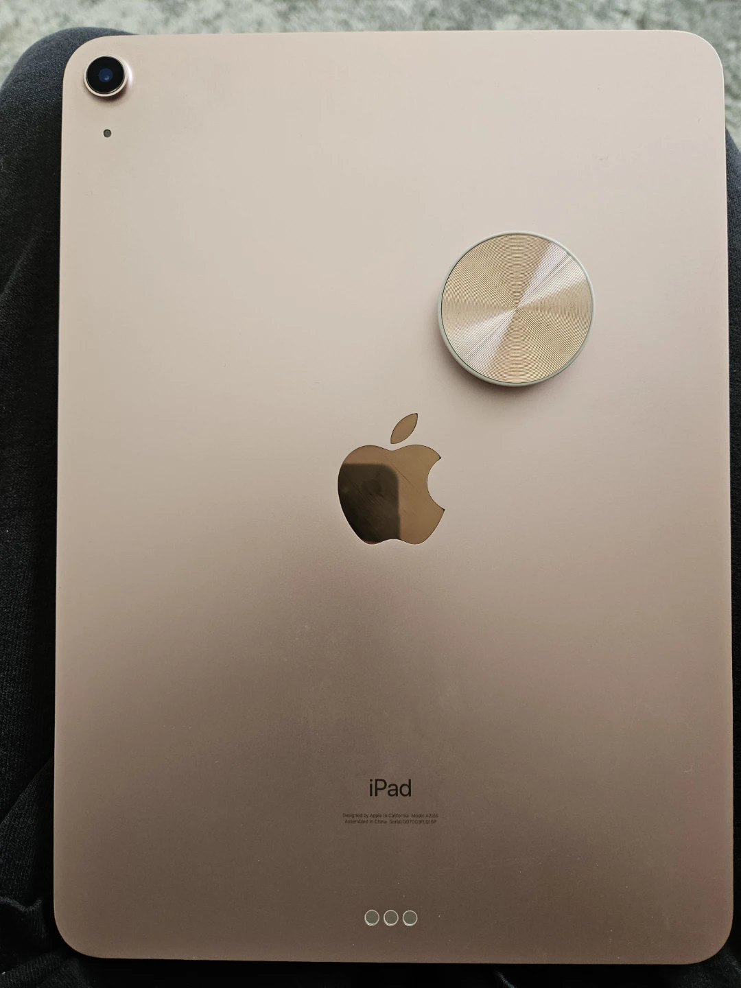Apple iPad Air (Rose Gold). 64 GB