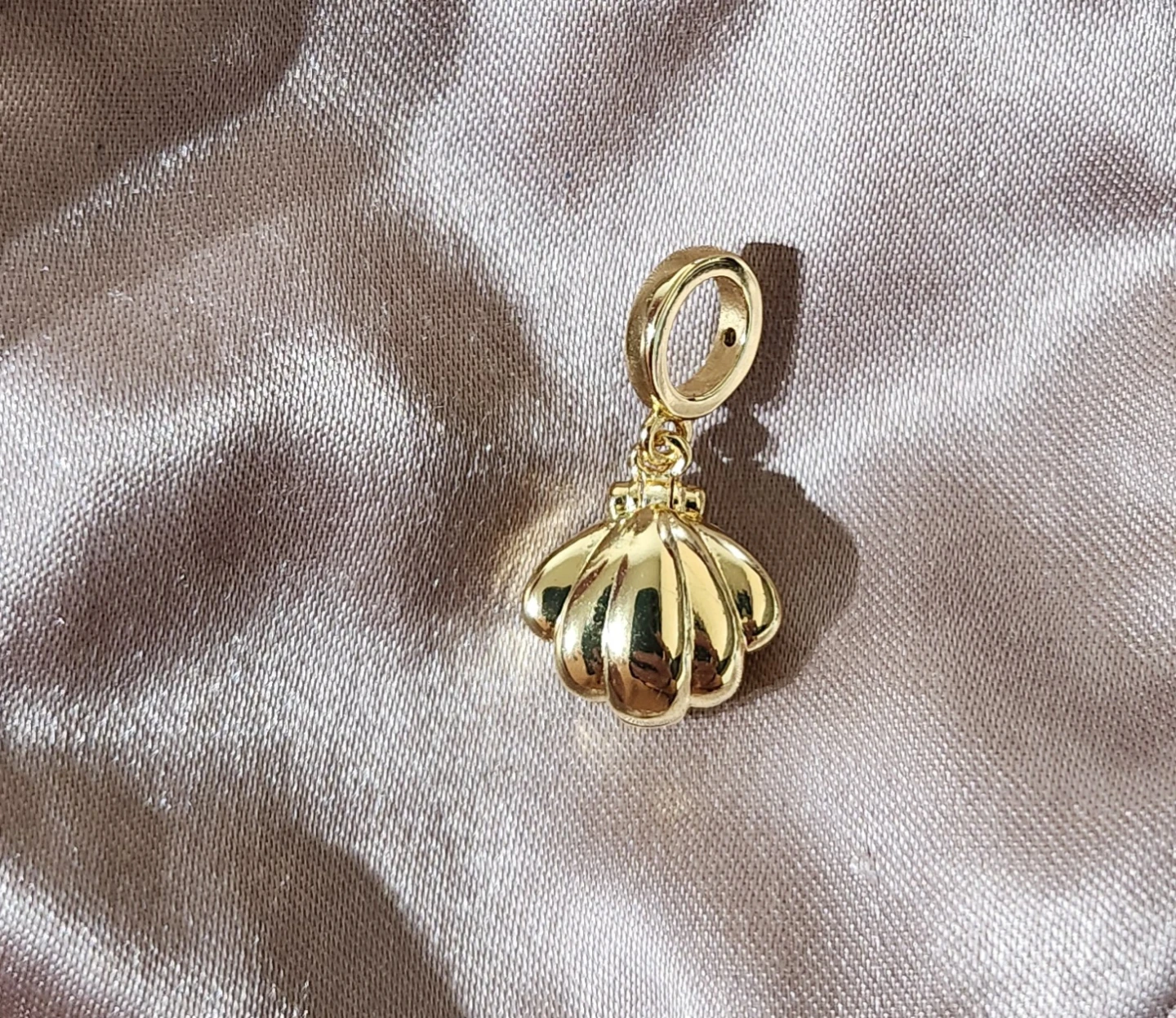 Gold Shell Pearl Charm - photo 3