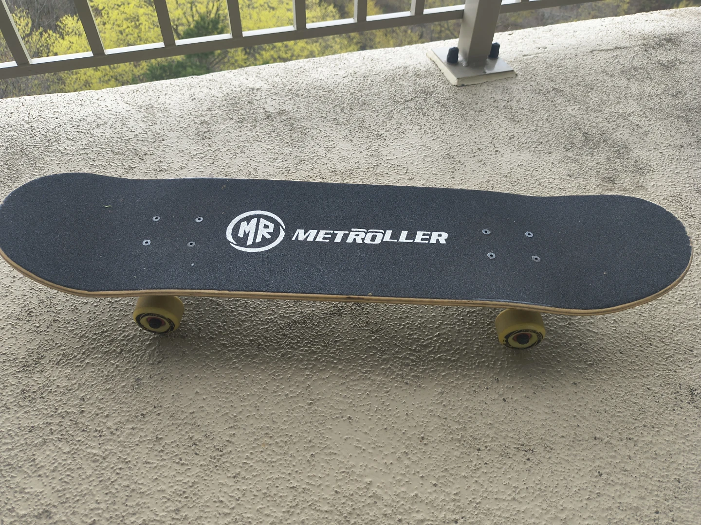 Skateboard with Star Design and Carrying Bag - photo 2