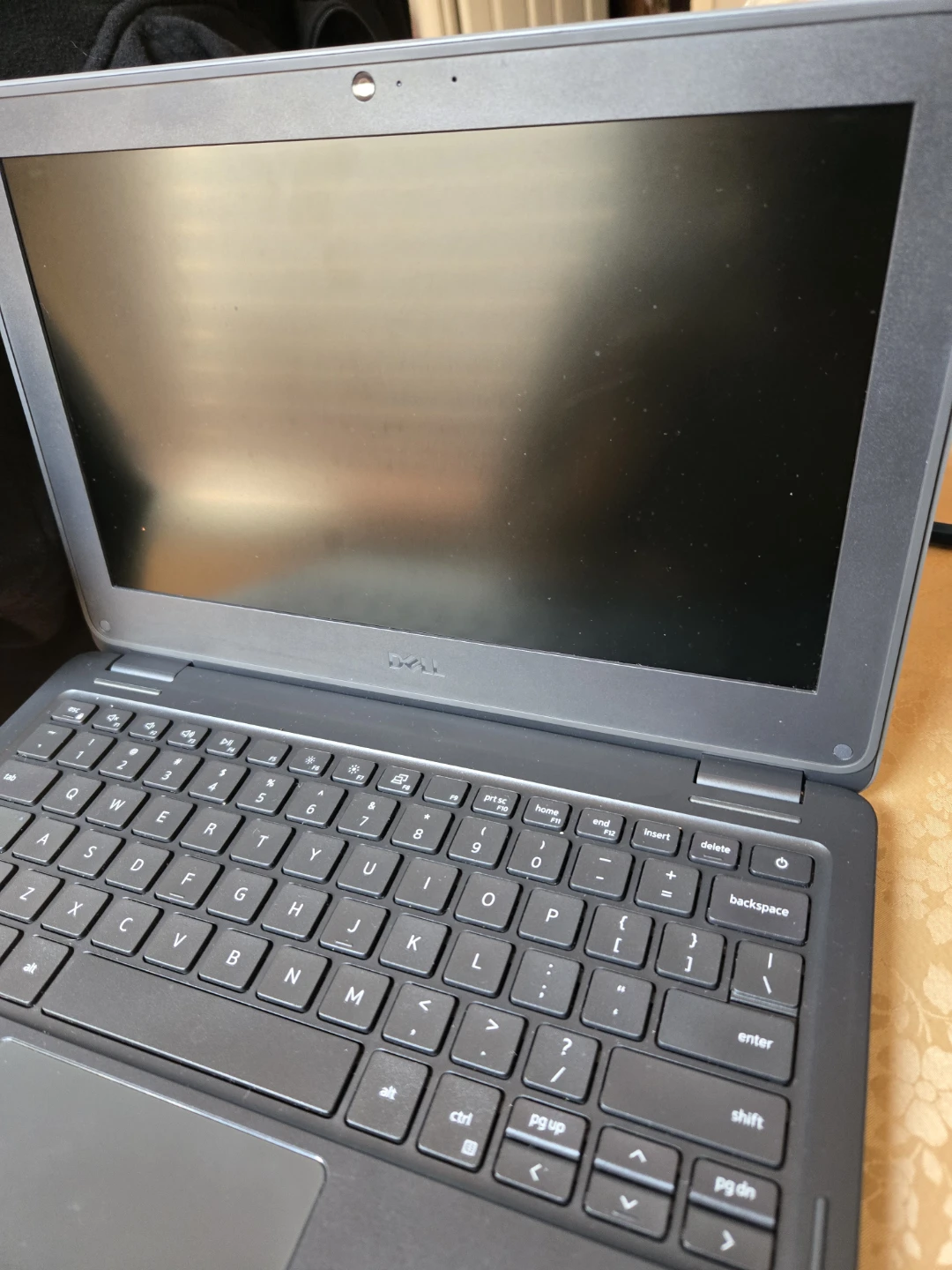 Dell Latitude 3140 Laptop - photo 2
