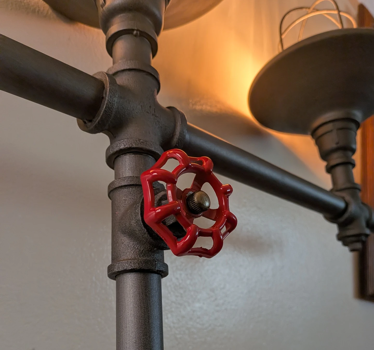 Hanging light fixture - photo 2