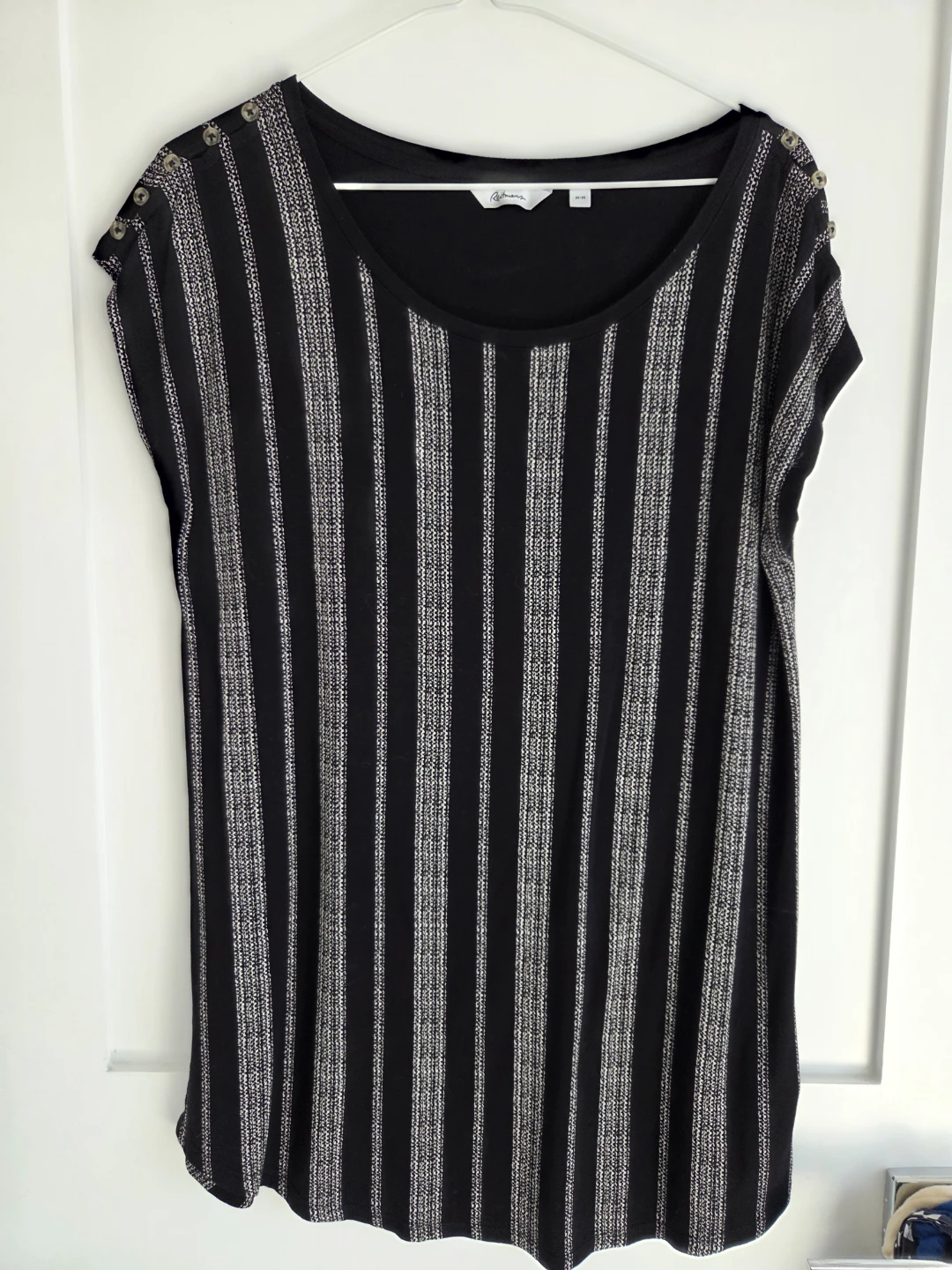 Reitmans Black & White Striped T-Shirt Medium
