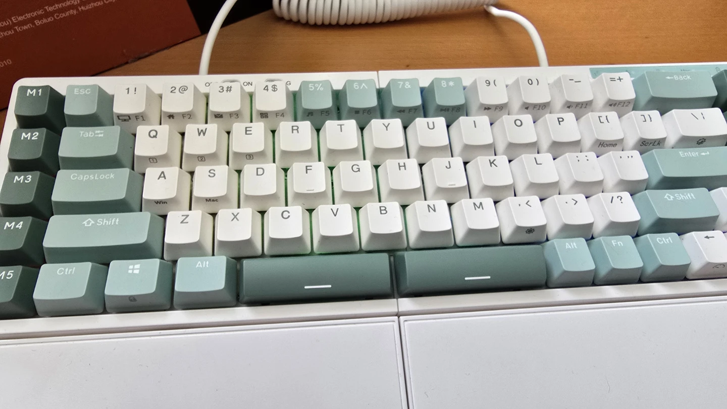 Royal Kludge RK-S70 Split Mechanical Keyboard - photo 2