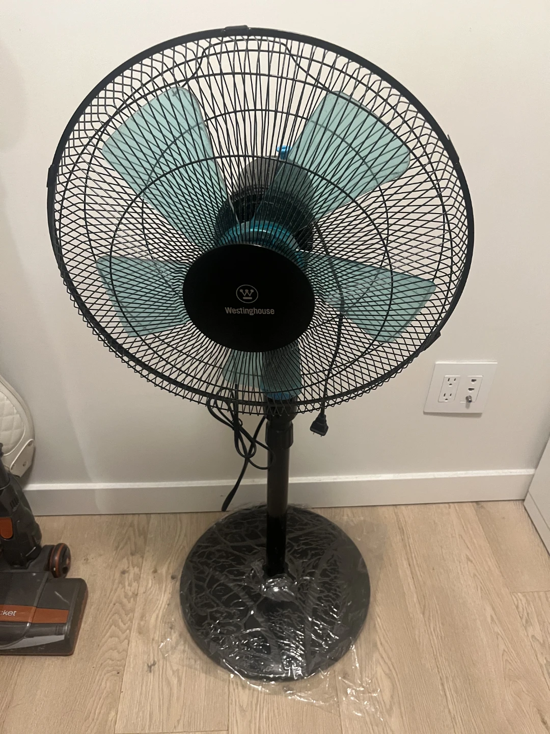 Westinghouse Pedestal Fan - Black - photo 2