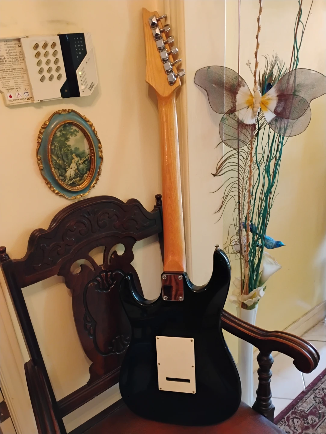 Vintage electric guitar - photo 2