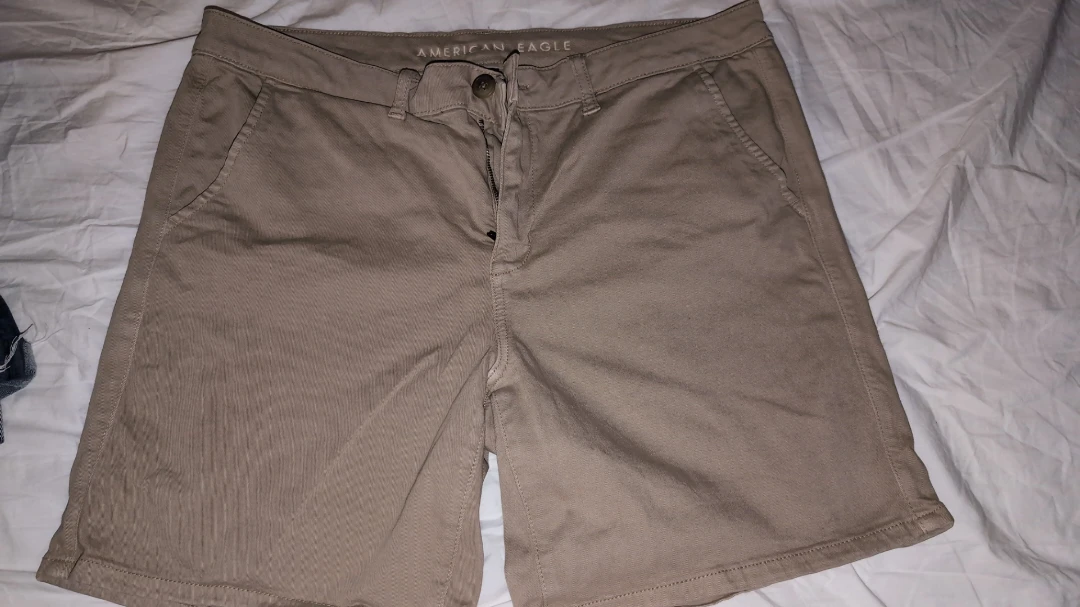 American eagle khaki shorts - size 16