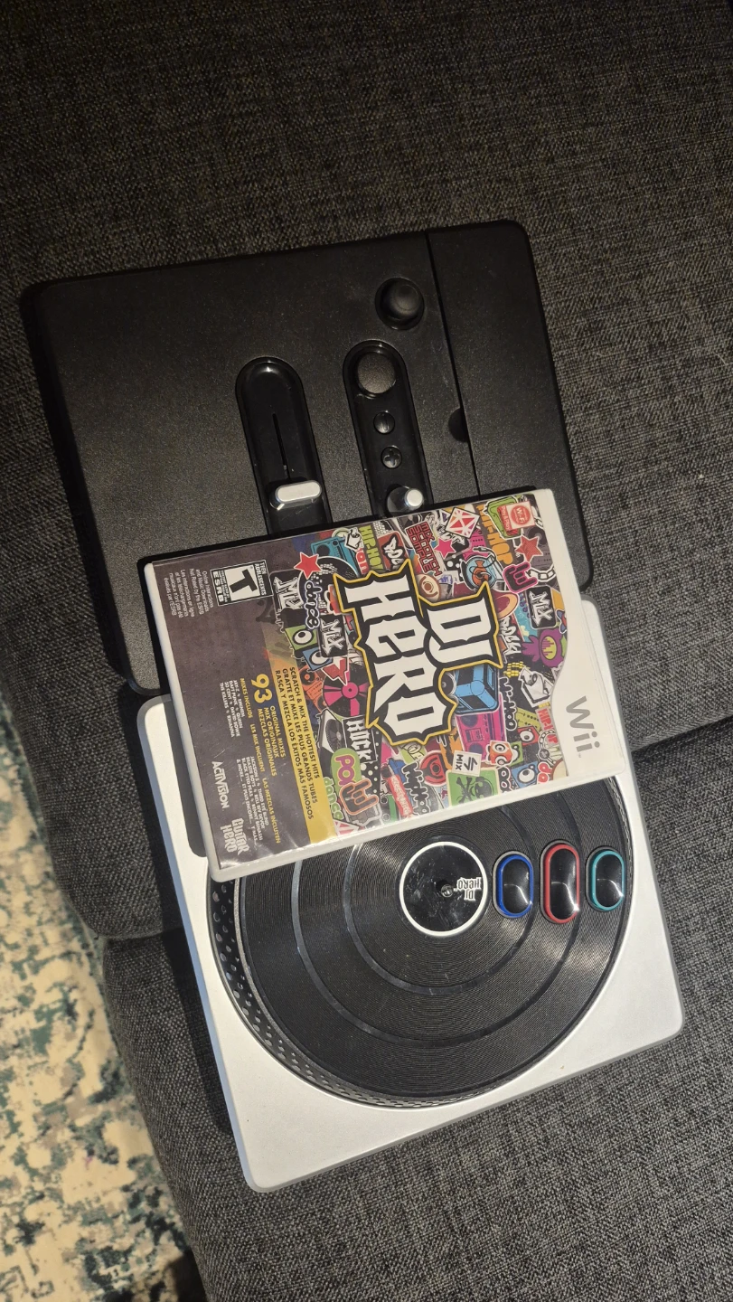 DJ Hero Game for Nintendo Wii with Turntable Controller