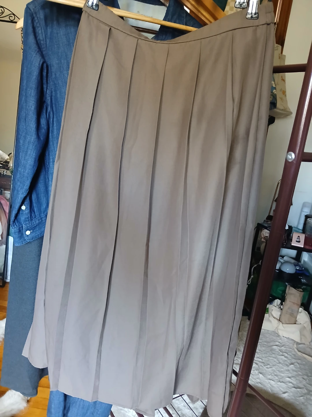 UNIQLO Pleated Midi Skirt - Khaki - Size L