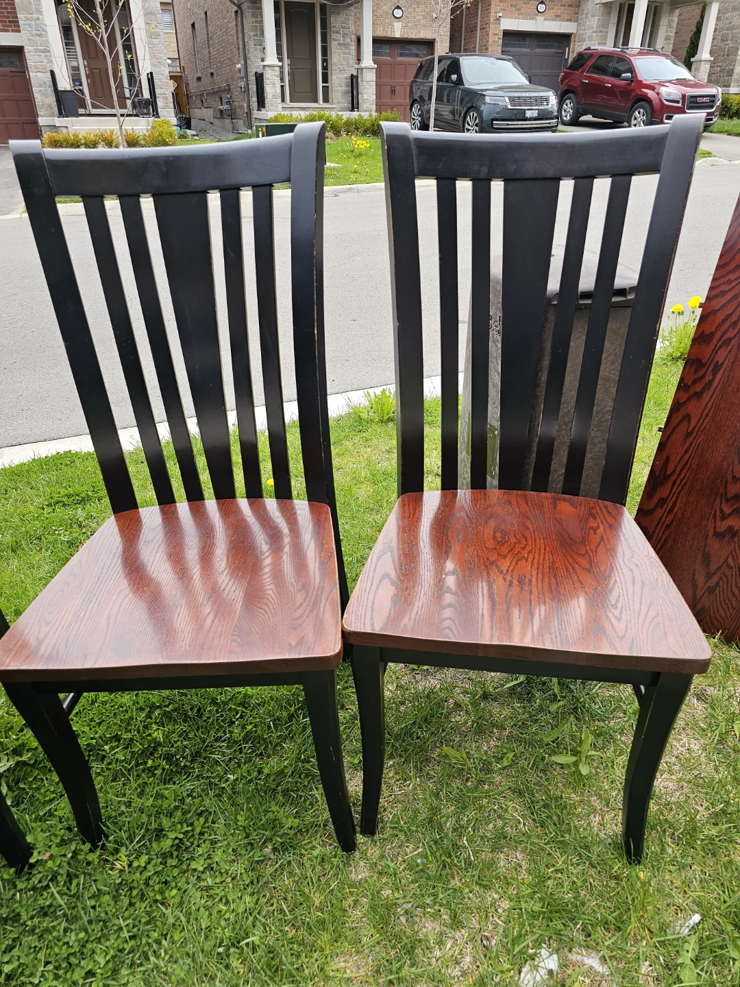 Beautiful Two-Tone Oak Dining Set with Extension Leaf - photo 3