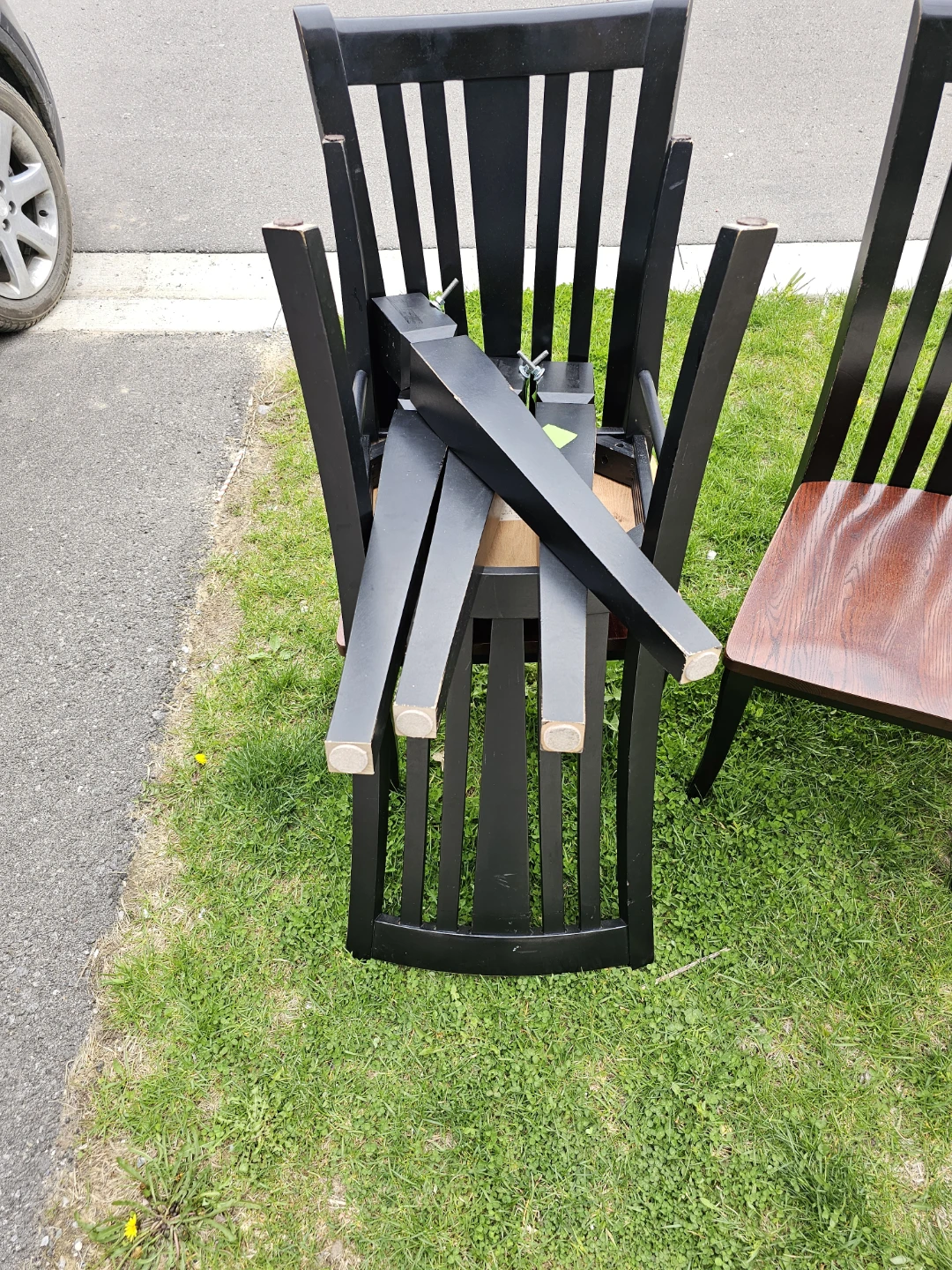 Beautiful Two-Tone Oak Dining Set with Extension Leaf - photo 4