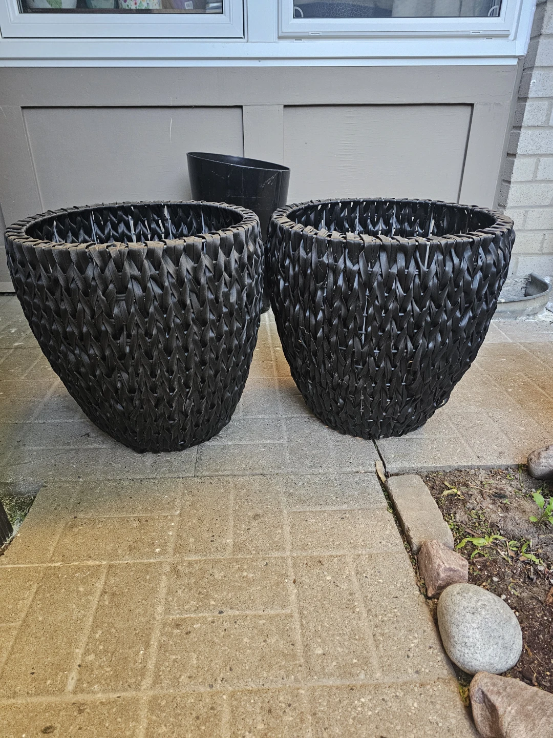 Set of 2 Black Woven Patio Garden Porch Planter Baskets