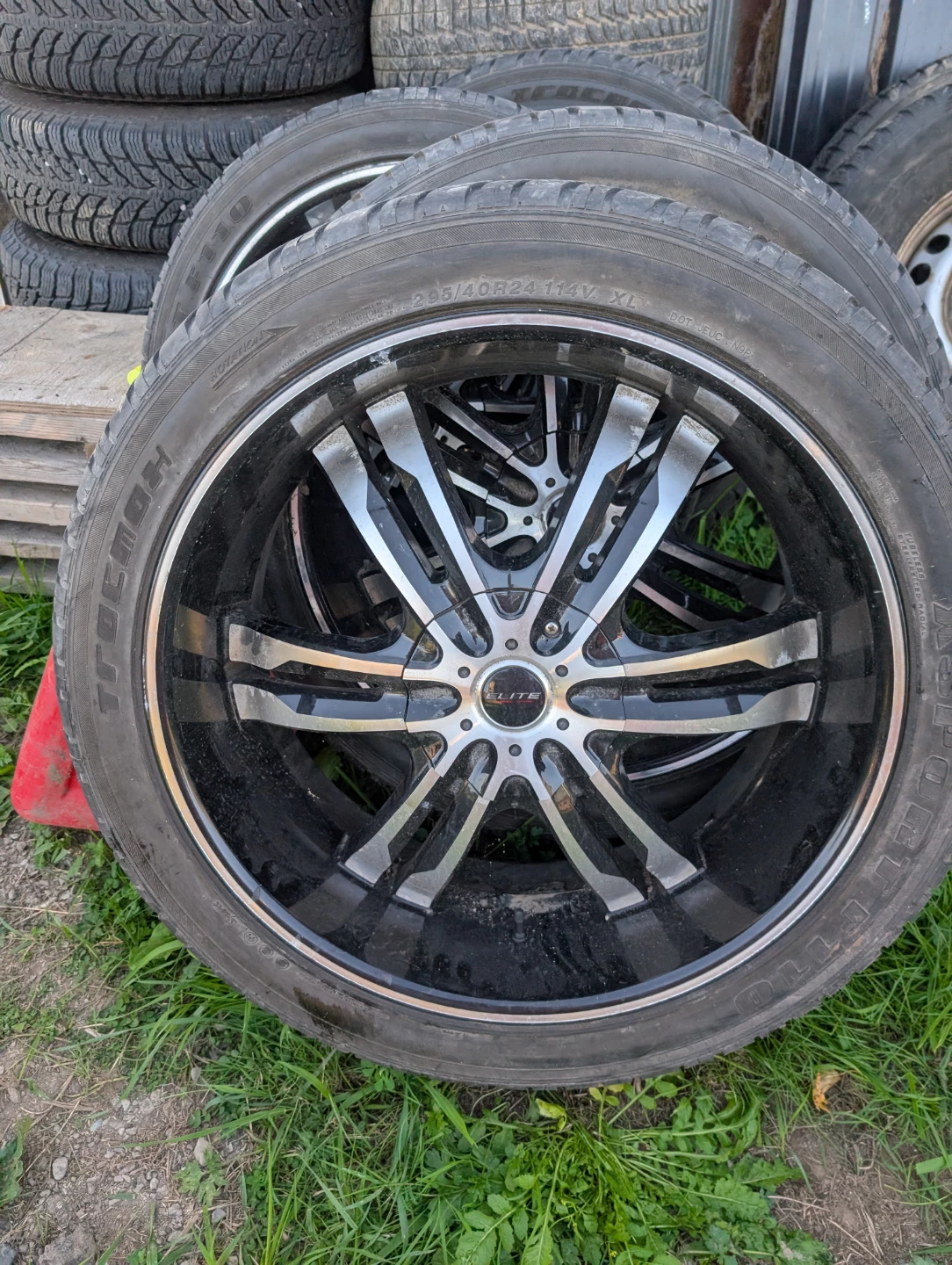 Elite 24-inch Rims with Tires