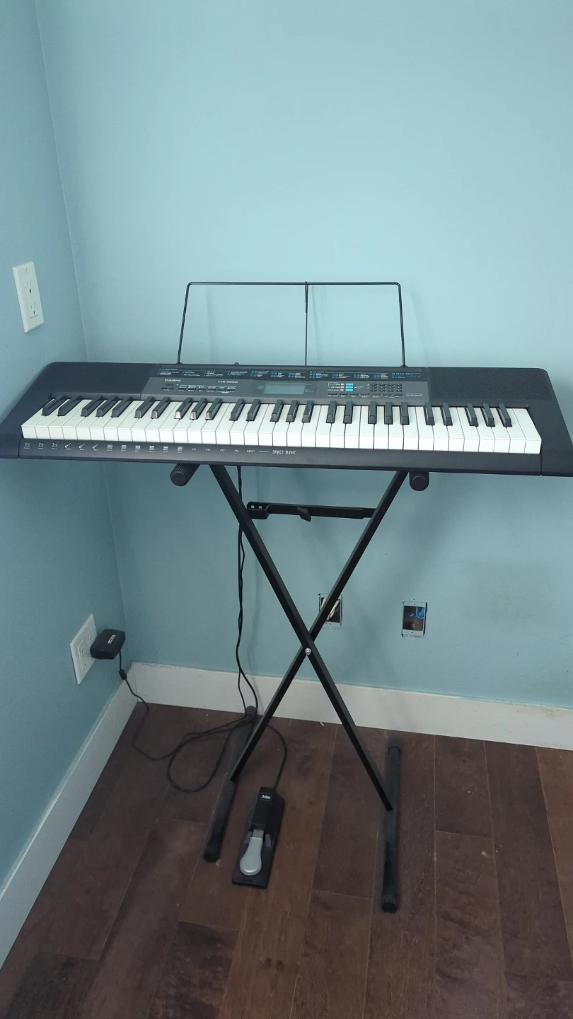 Casio CTK-2550 Keyboard with Stand and Pedal